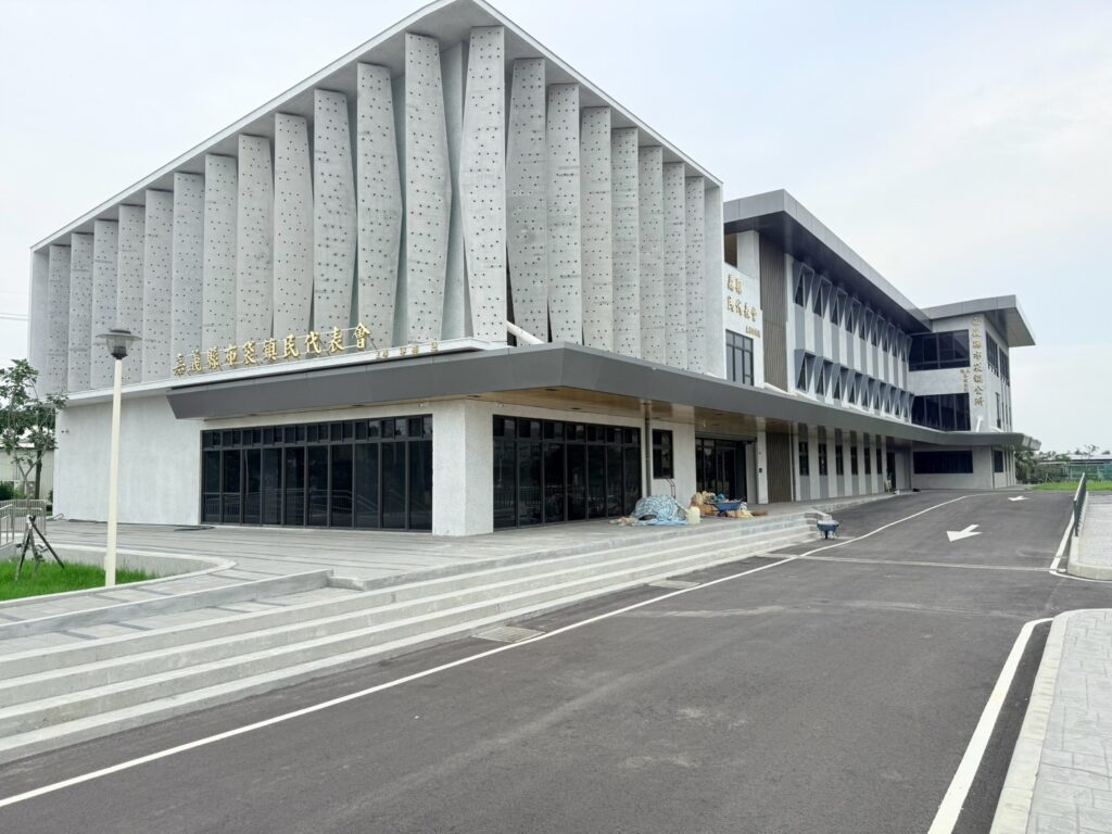 1嘉義-布袋鎮公所-鋁包板-鋁格柵-雨遮