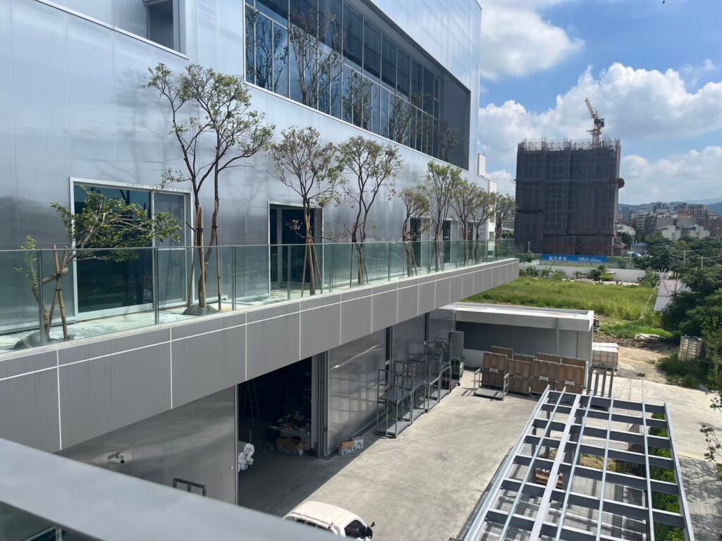 1台中-鎰呈行-玻璃欄杆-欄杆扶手-鋁包板-擴張網-工廠廠辦